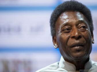Pele muss erneut ins Krankenhaus Pele muss erneut ins Krankenhaus