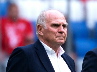 Unterstützt «alles was man tun kann», um Ukrainern zu helfen: Uli Hoeneß, Ehrenpräsident von Bayern München. Unterstützt «alles was man tun kann», um Ukrainern zu helfen: Uli Hoeneß, Ehrenpräsident von Bayern München.