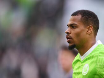 Wolfsburgs Lukas Nmecha beschreibt Mitspieler Max Kruse als «sehr ruhigen Typ». Wolfsburgs Lukas Nmecha beschreibt Mitspieler Max Kruse als «sehr ruhigen Typ».