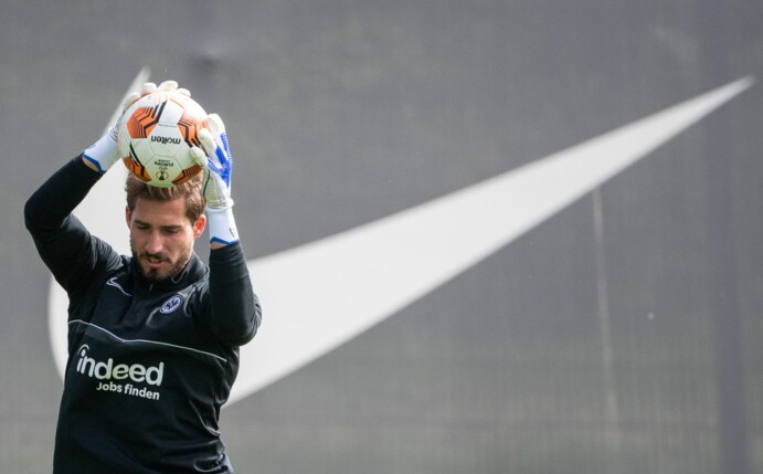 Frankfurts Torhüter Kevin Trapp hat die Verletzung am Handgelenk auskuriert, die er sich in der Partie beim FC Barcelona zugezogen hatte.