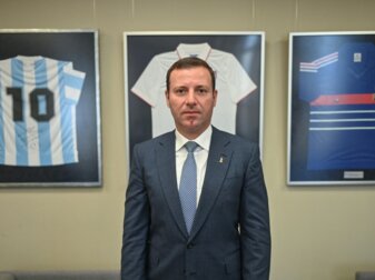 Aserbaidschaner Mammadow wird FIFA-Direktor für Europa Aserbaidschaner Mammadow wird FIFA-Direktor für Europa