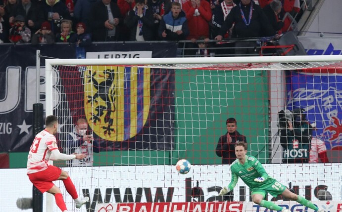 RB Leipzig kämpft sich ins Pokalfinale