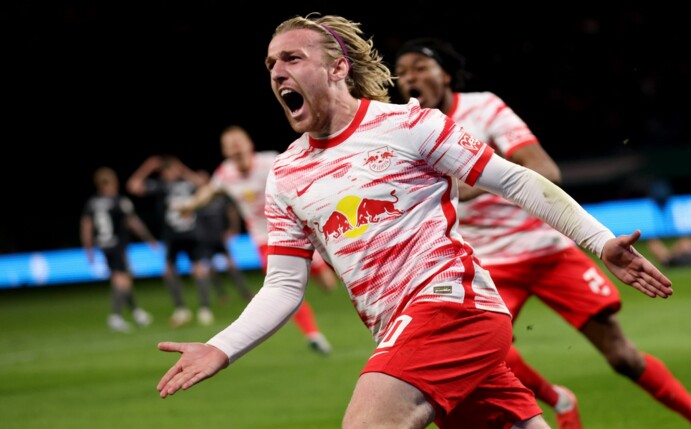 Leipzigs Emil Forsberg jubelt nach seinem Treffer zum 2:1.