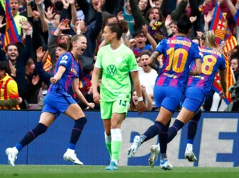 Die Wolfsburger Fußball-Frauen waren beim FC Barcelona letztlich chancenlos. Die Wolfsburger Fußball-Frauen waren beim FC Barcelona letztlich chancenlos.