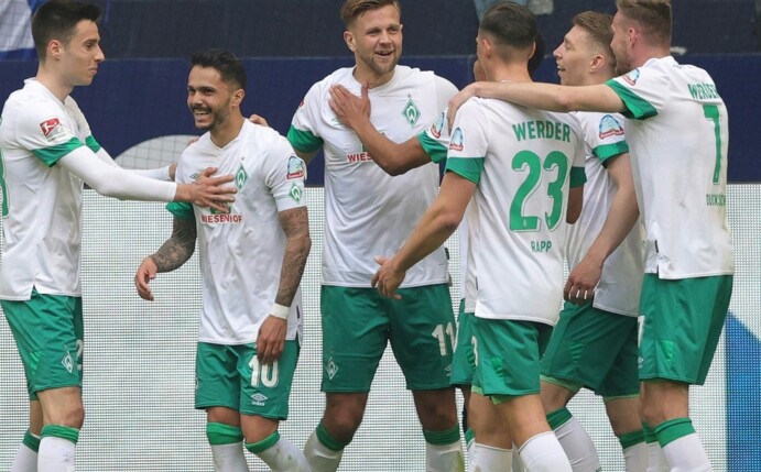 2. Liga: Werder stürzt Schalke von der Spitze - HSV siegt in Regensburg