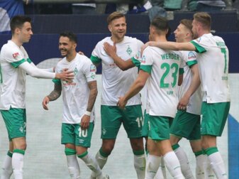 2. Liga: Werder stürzt Schalke von der Spitze - HSV siegt in Regensburg 2. Liga: Werder stürzt Schalke von der Spitze - HSV siegt in Regensburg