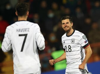 Jonas Hofmann (r) will mit Deutschland den WM-Titel gewinnen. Jonas Hofmann (r) will mit Deutschland den WM-Titel gewinnen.