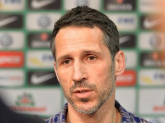 Thomas Eichin will nicht über den Trainer diskutieren. Foto: Carmen Jaspersen Thomas Eichin will nicht über den Trainer diskutieren. Foto: Carmen Jaspersen