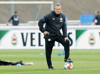 Büskens: "Jungs, das sind einmalige Momente!" Büskens: "Jungs, das sind einmalige Momente!"