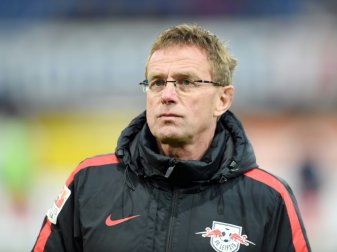 Ralf Rangnick kritisiert Paderborns Spielstil (Quelle: PIXATHLON/SID) Ralf Rangnick kritisiert Paderborns Spielstil (Quelle: PIXATHLON/SID)
