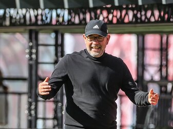 Will im 100. Bundesligaspiel von Union Berlin einen großen Schritt Richtung Europapokal mache: Trainer Urs Fischer. Will im 100. Bundesligaspiel von Union Berlin einen großen Schritt Richtung Europapokal mache: Trainer Urs Fischer.