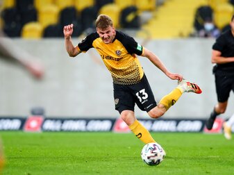 Dresden nur Remis gegen Regensburg Dresden nur Remis gegen Regensburg