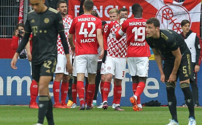 Kater nach Meisterparty: Bayern enttäuschen in Mainz
