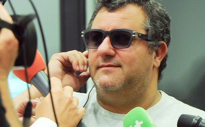 Spielerberater Mino Raiola bei einer Pressekonferenz im Jahr 2016.