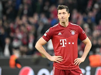 Stürmerstar Robert Lewandowski hat in München noch einen laufenden Vertrag bis zum 30. Juni 2023. Stürmerstar Robert Lewandowski hat in München noch einen laufenden Vertrag bis zum 30. Juni 2023.