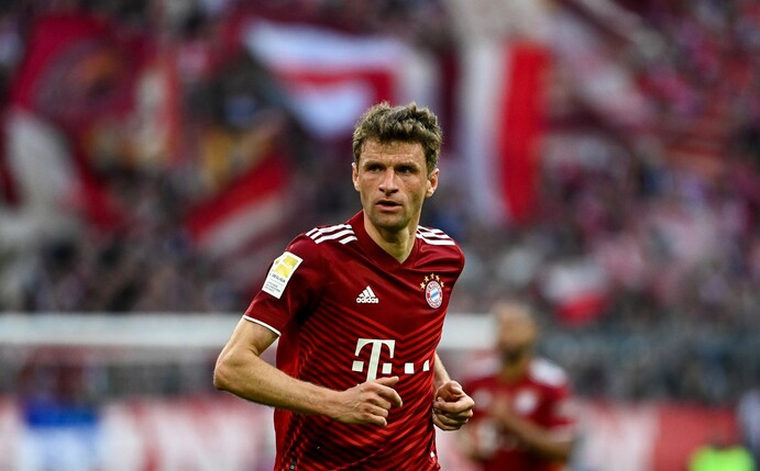 Thomas Müller bleibt dem FC Bayern bis Sommer 2024 treu.