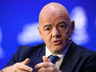 Infantino eckt mit Aussagen über Arbeitsmigranten an Infantino eckt mit Aussagen über Arbeitsmigranten an