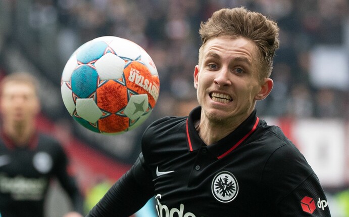 Der Einsatz des Frankfurters Jesper Lindström ist offen.