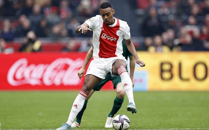 Ajax-Profi Ryan Gravenberch verletzte sich im Training.
