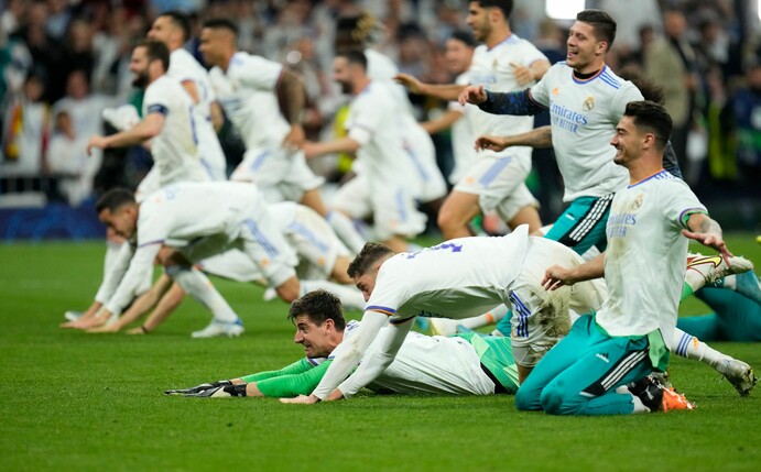 Die Spieler von Real Madrid feiern ihren Finaleinzug.