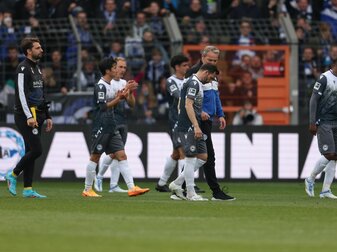 Für Arminia Bielefeld könnte am 33. Spieltag schon der direkte Abstieg feststehen. Für Arminia Bielefeld könnte am 33. Spieltag schon der direkte Abstieg feststehen.