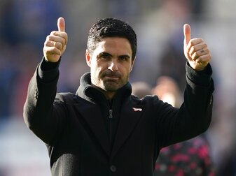 Coach Mikel Arteta bleibt beim FC Arsenal. Coach Mikel Arteta bleibt beim FC Arsenal.