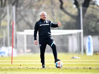 Trainer Felix Magath hofft auf den Klassenerhalt seiner Hertha. Trainer Felix Magath hofft auf den Klassenerhalt seiner Hertha.
