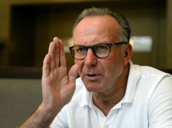 Karl-Heinz Rummenigge ist für den Videobeweis in der Fußball-Bundesliga. Foto: Andreas Gebert Karl-Heinz Rummenigge ist für den Videobeweis in der Fußball-Bundesliga. Foto: Andreas Gebert