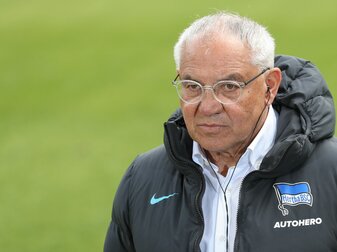Hertha-Trainer Felix Magath bleibt hinsichtlich seiner Zukunft gelassen. Hertha-Trainer Felix Magath bleibt hinsichtlich seiner Zukunft gelassen.