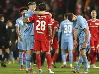 Der SC Freiburg und Union Berlin: Arm in Arm nach Europa? Foto: Maja Hitij/Getty Images Der SC Freiburg und Union Berlin: Arm in Arm nach Europa? Foto: Maja Hitij/Getty Images