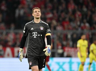 Bayerns Torwart Manuel Neuer freut sich über die Bundesliga-Rückkehr von Schalke.