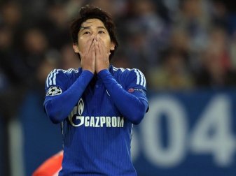 Schalkes Atsuto Uchida wird wohl für den Rest der Saison ausfallen. Foto: Federico Gambarini Schalkes Atsuto Uchida wird wohl für den Rest der Saison ausfallen. Foto: Federico Gambarini