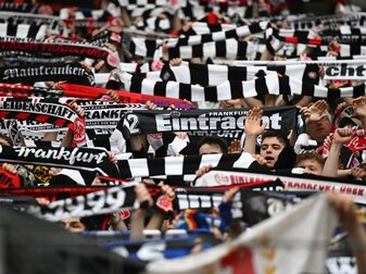 Bei der Eintracht sind für das Europa-League-Finale schon über 100.000 Ticketanfragen eingegangen. Bei der Eintracht sind für das Europa-League-Finale schon über 100.000 Ticketanfragen eingegangen.