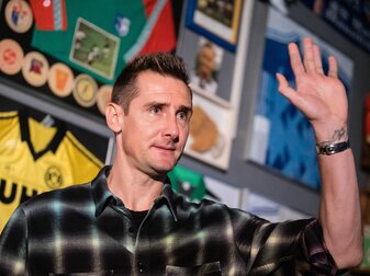 Miroslav Klose soll als Trainer beim 1. FC Kaiserslautern im Gespräch sein. Miroslav Klose soll als Trainer beim 1. FC Kaiserslautern im Gespräch sein.