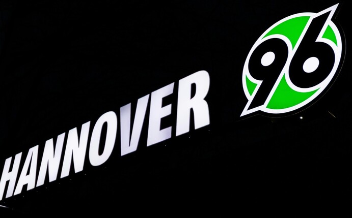Hannover verpflichtet Mittelfeldspieler Leopold