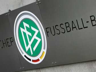 DFB verlängert mit Sponsor Telekom