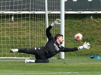 Sieht seinen Einsatz im Finale der Europa League nicht in Gefahr: Frankfurts Torwart Kevin Trapp. Sieht seinen Einsatz im Finale der Europa League nicht in Gefahr: Frankfurts Torwart Kevin Trapp.