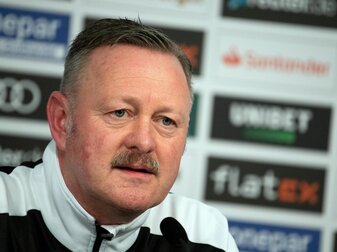 Vermied ein eindeutiges Bekenntnis zu Trainer Adi Hütter: Gladbachs Sportdirektor Roland Virkus. Vermied ein eindeutiges Bekenntnis zu Trainer Adi Hütter: Gladbachs Sportdirektor Roland Virkus.
