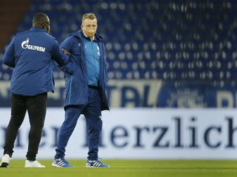 Büskens ermahnt Schalke nach dem Aufstieg zu Demut Büskens ermahnt Schalke nach dem Aufstieg zu Demut