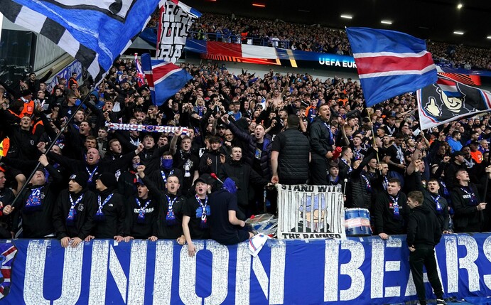 Die Glasgow Rangers besiegten Heart of Midlothian mit 3:1.