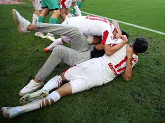 Der VfB Stuttgart rettete sich in letzter Minute. Der VfB Stuttgart rettete sich in letzter Minute.