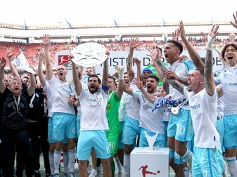 Der FC Schalke 04 wurde Zweitliga-Meister. Der FC Schalke 04 wurde Zweitliga-Meister.