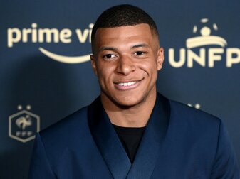Mbappe zum dritten Mal in Folge Spieler der Saison Mbappe zum dritten Mal in Folge Spieler der Saison
