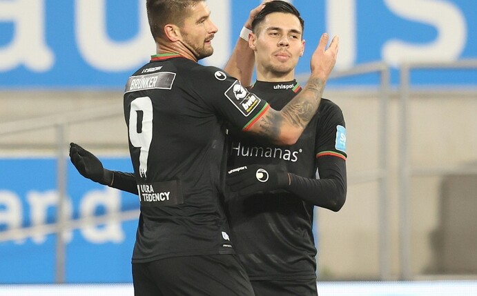 Paderborn holt Obermair aus Magdeburg