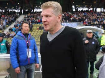 Für Stefan Effenberg ist das Trainer-Abenteuer Paderborn nach fünf Monaten beendet. Foto: Ralf Stockhoff Für Stefan Effenberg ist das Trainer-Abenteuer Paderborn nach fünf Monaten beendet. Foto: Ralf Stockhoff