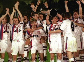Der FC Bayern München gewann 1996 den UEFA-Pokal gegen Girondins Bordeaux. Der FC Bayern München gewann 1996 den UEFA-Pokal gegen Girondins Bordeaux.
