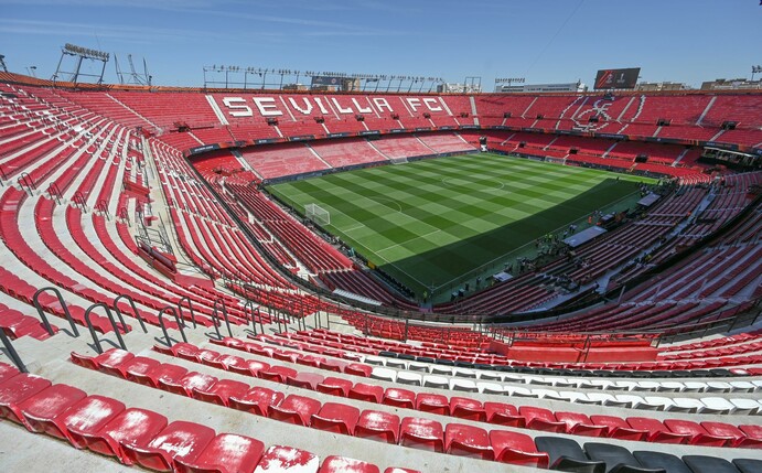 Im Stadion Ramon Sanchez-Pizjuan des FC Sevilla begegnen sich Eintracht Frankfurt und die Glasgow Rangers im Finale der Europa League.