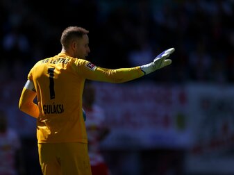 Leipzigs Torwart und Kapitän Peter Gulacsi will das DFB-Pokalfinale gewinnen. Leipzigs Torwart und Kapitän Peter Gulacsi will das DFB-Pokalfinale gewinnen.