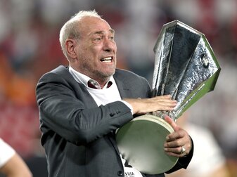 Eintracht plant "kein Harakiri" auf Transfermarkt Eintracht plant "kein Harakiri" auf Transfermarkt