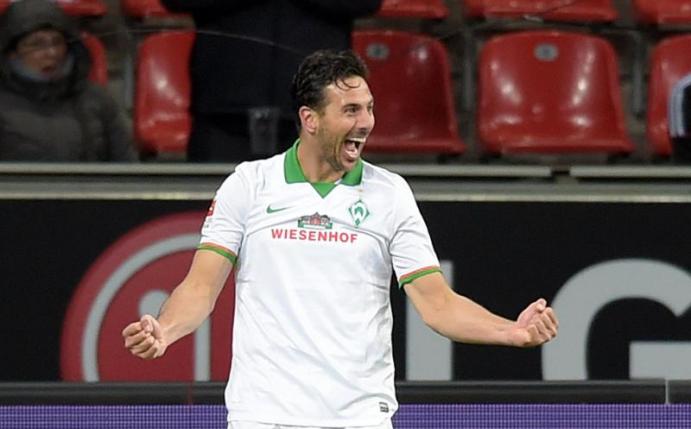 Claudio Pizarro traf dreifach gegen Bayer 04 Leverkusen. Foto: Federico Gambarini